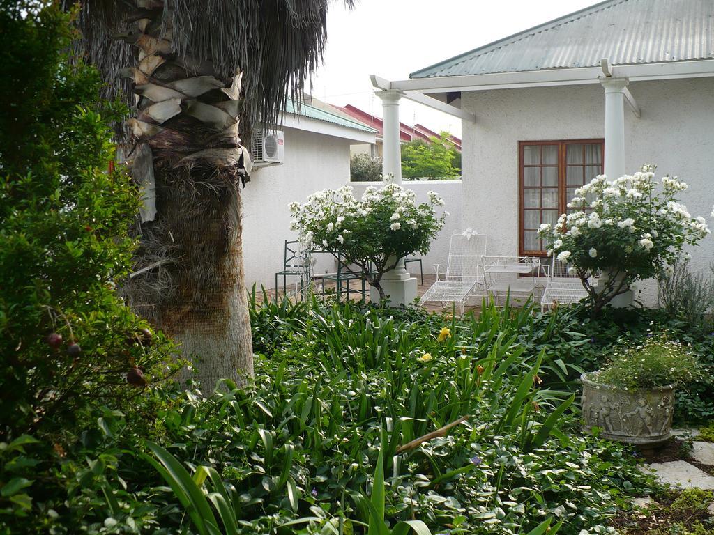 A Tapestry Garden Guest House Potchefstroom Exteriör bild
