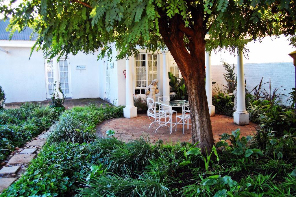 A Tapestry Garden Guest House Potchefstroom Exteriör bild